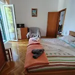 Kopara Apartment *